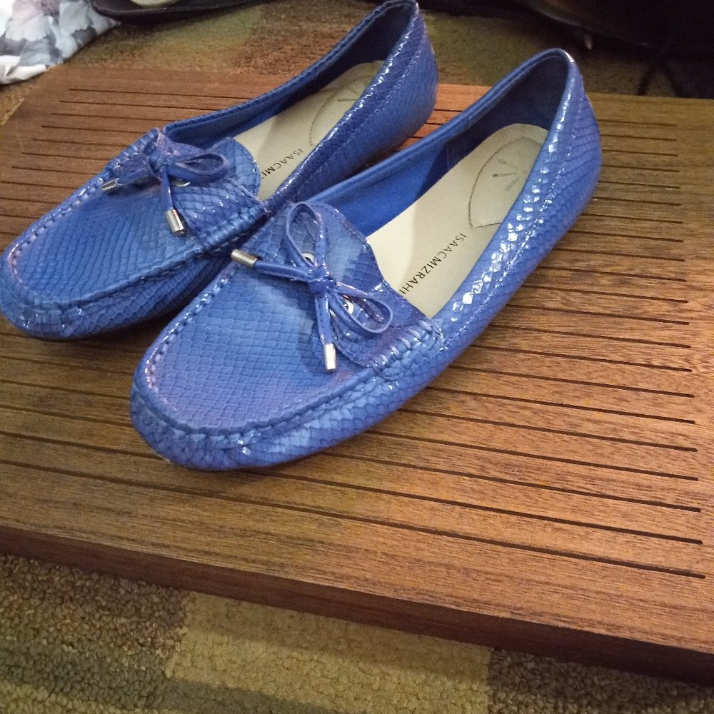 Isaac Mizrahi Live womens 6.5 loafers